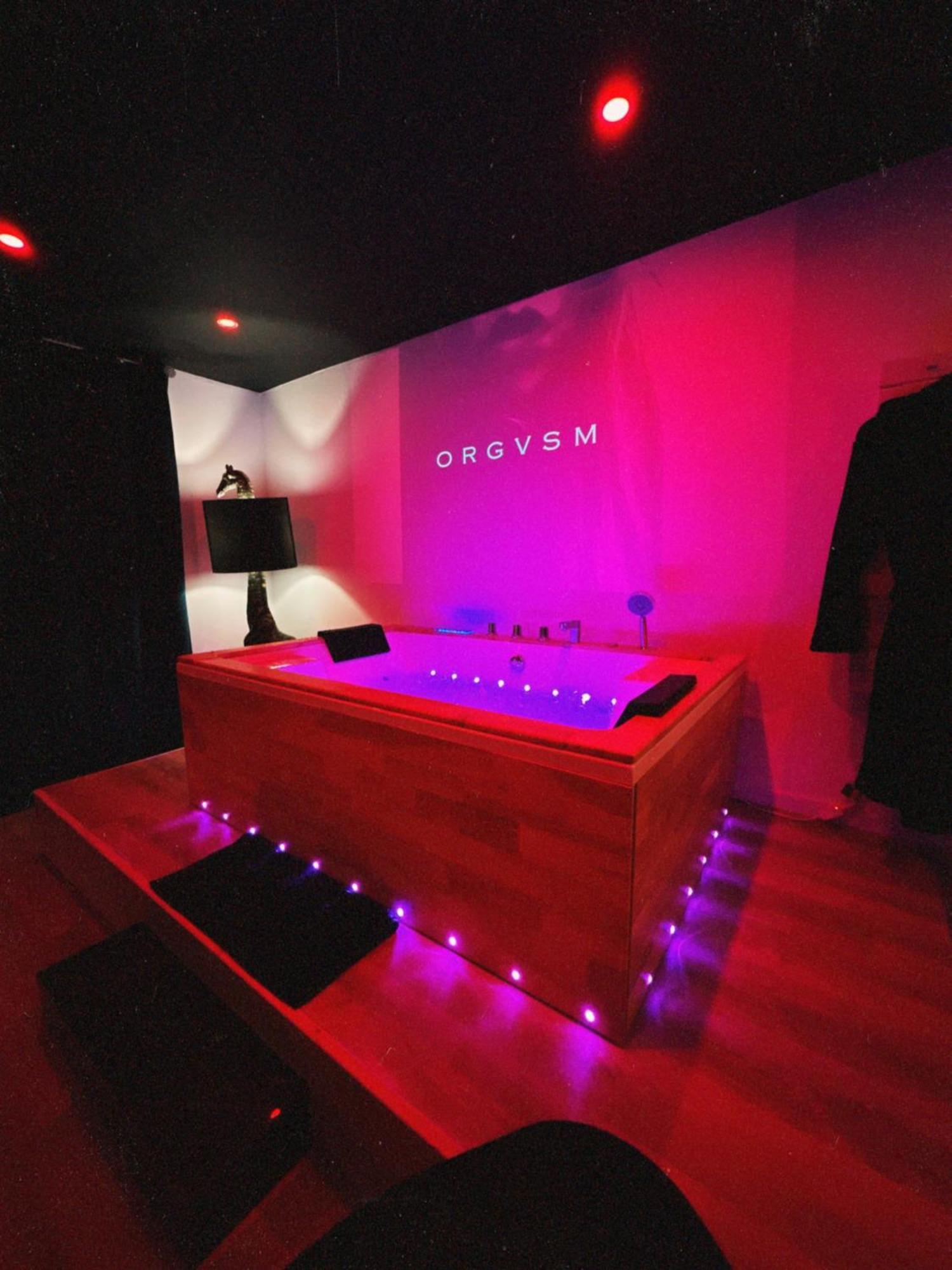 Love Room Haut De Gamme - L'Extase Avec Jacuzzi Violaines Eksteriør bilde