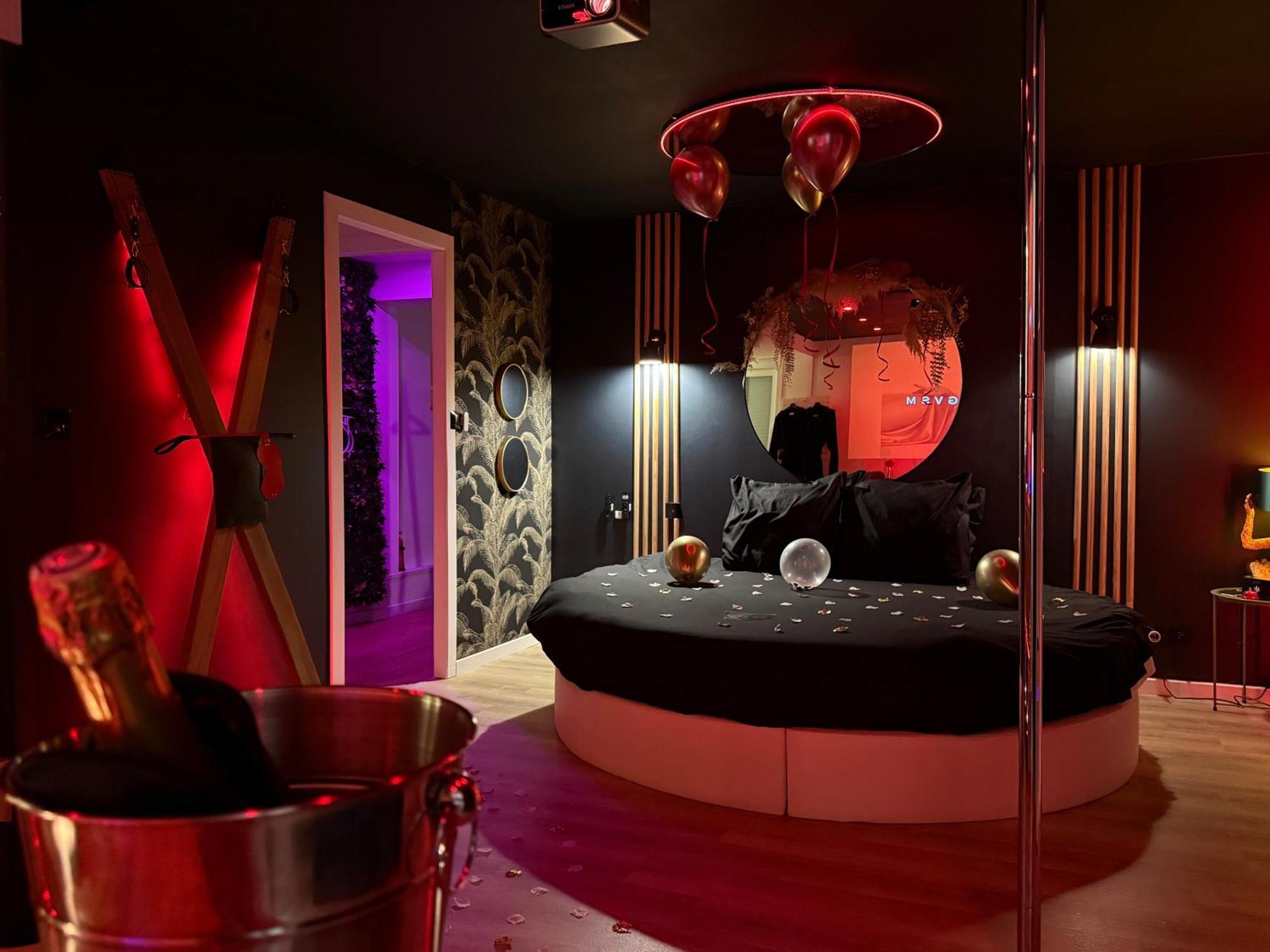 Love Room Haut De Gamme - L'Extase Avec Jacuzzi Violaines Eksteriør bilde